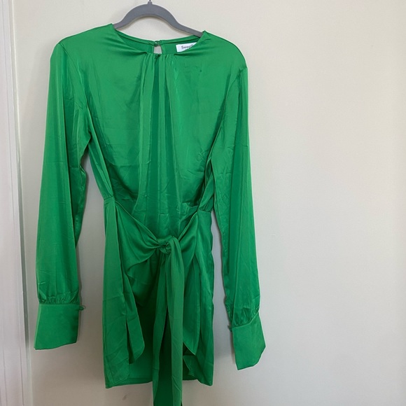 long sleeve green dress - Picture 2 of 4
